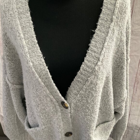 William Rast Women's Size Medium Fuzzy Chunky Oversized Cardigan Sweater Grey - Picture 2 of 8